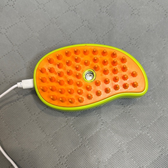 Vibrant Lime Green USB Cat Grooming Steamer Remove Excess Cat Hair with Ease - Picture 4 of 8